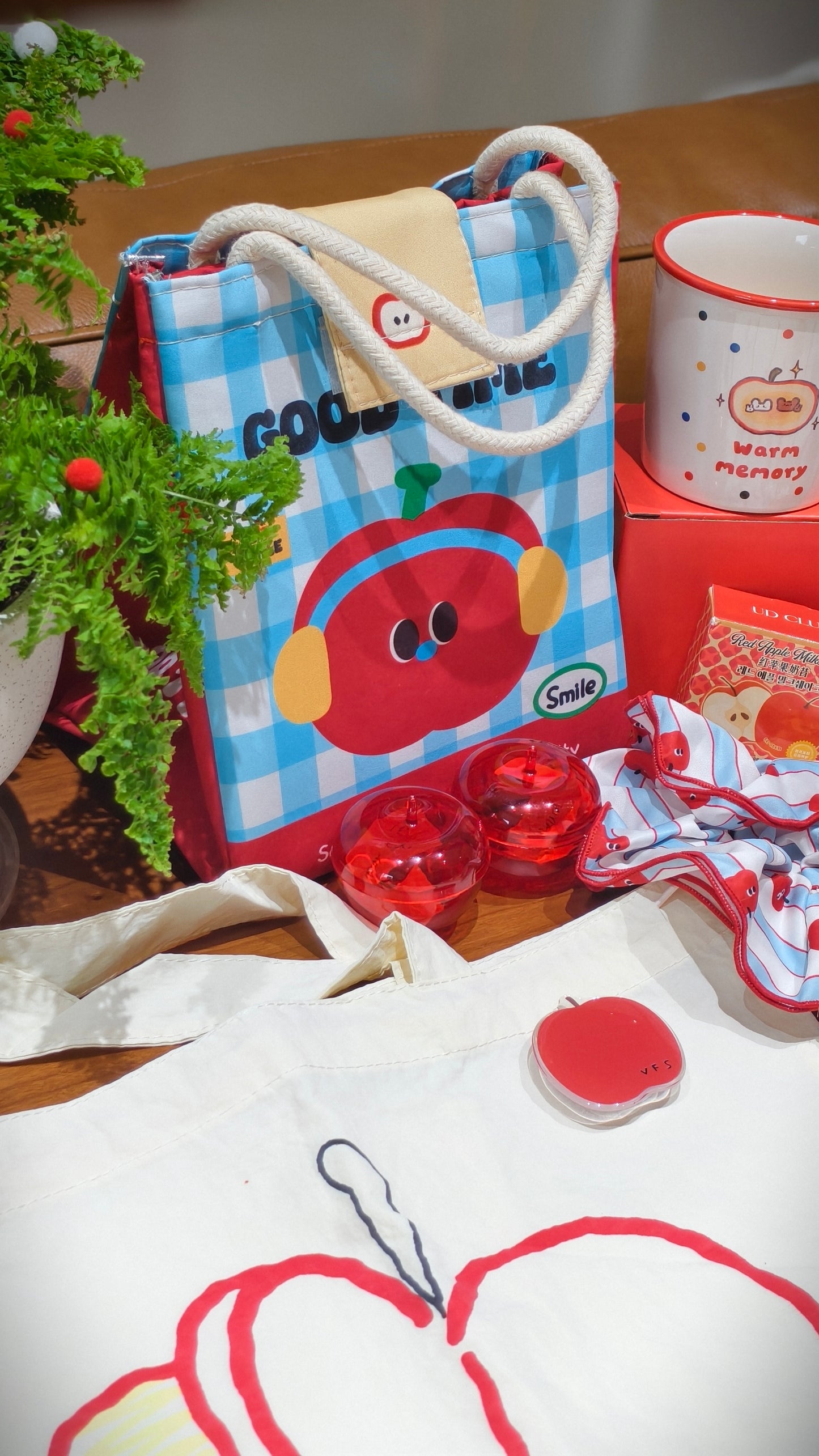 Lucia’s Winter Fruit Bliss Box – You’re the Apple of My Eye